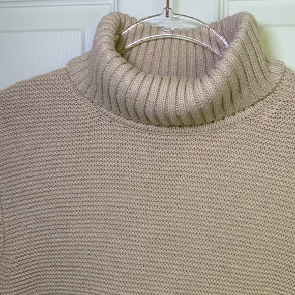 J crew oatmeal turtleneck sweater size large cotton/poly/ merino wool blend - Picture 2 of 8